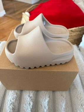 Yeezy Adidas Beige Slip-On Foam Slide Sandals - 9